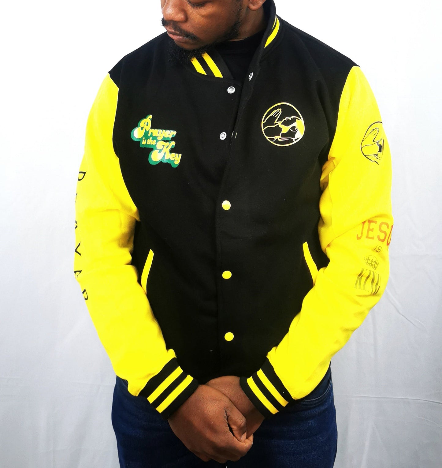 COLLEGE-SWEATJACKE SCHWARZ GELB prayer-shop.com