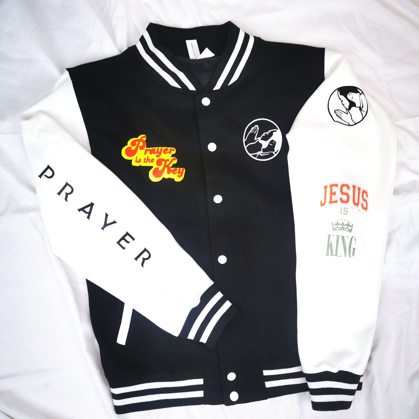 COLLEGE-SWEATJACKE SCHWARZ WEIß prayer-shop.com