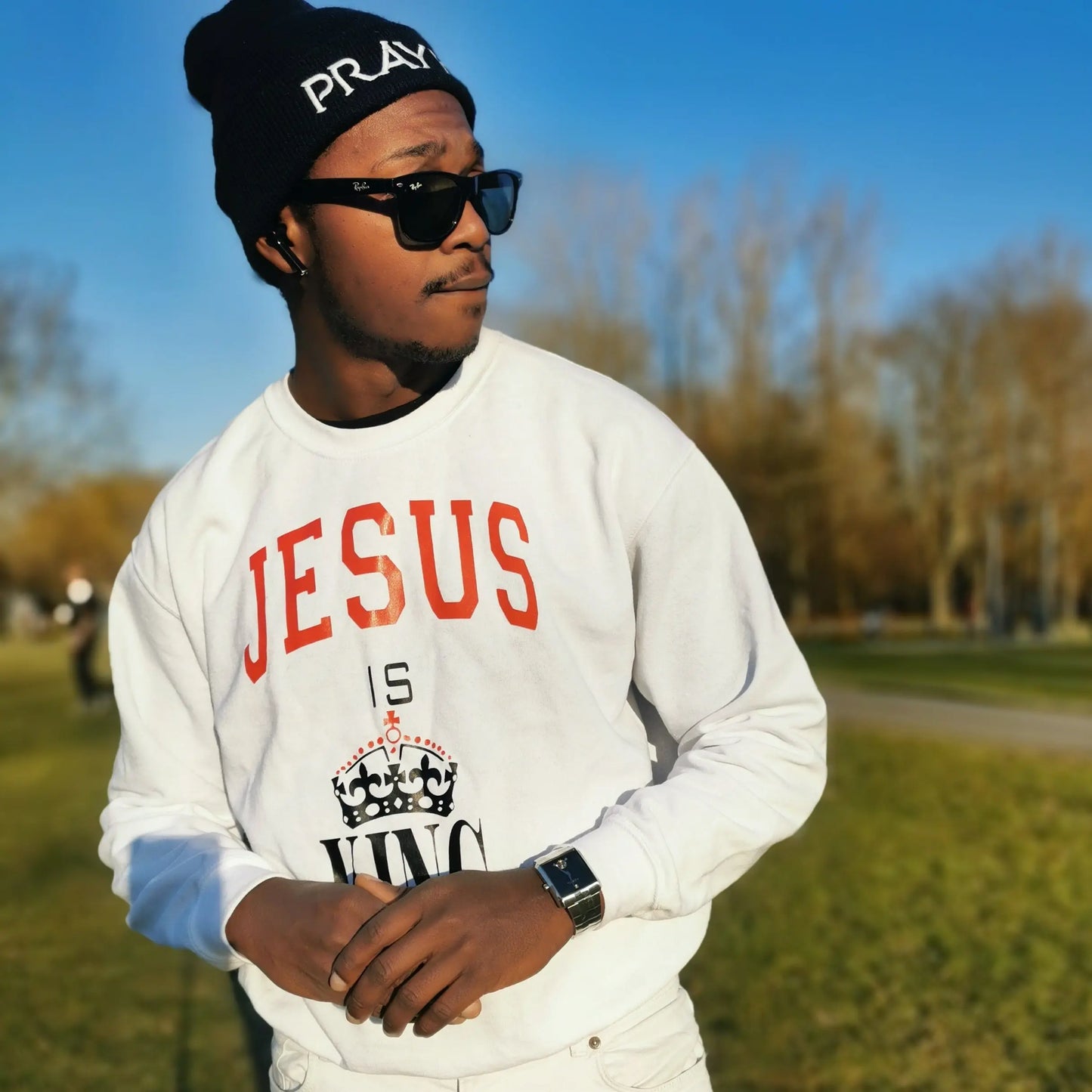 JESUS IS KING SWEATSHIRT prayer-shop.com